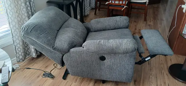 FOR SALE - RECLINER