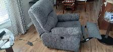 FOR SALE - RECLINER - Photo 2