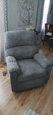FOR SALE - RECLINER - Photo 4