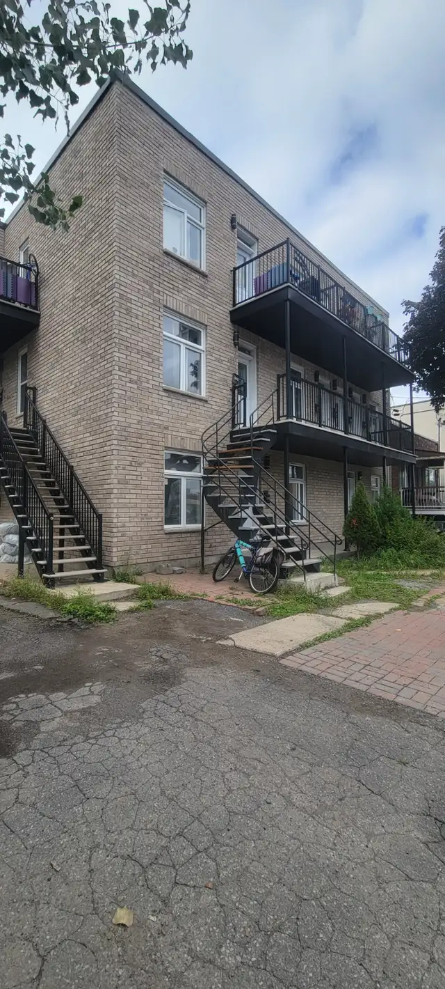 Apparemment a louer a  Lachine