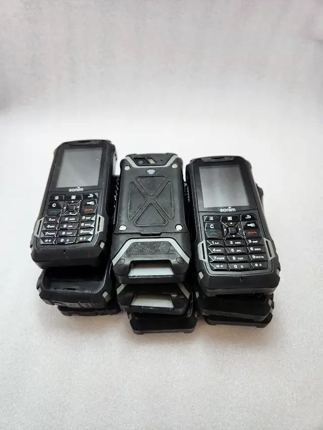 Sonim XP5 700 Unlocked W/Cable 3 Months Warranty$180 Soinm
