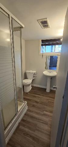 4 Bed / 2 Bath , Full House for Rent – Near Algonquin College - Photo 14