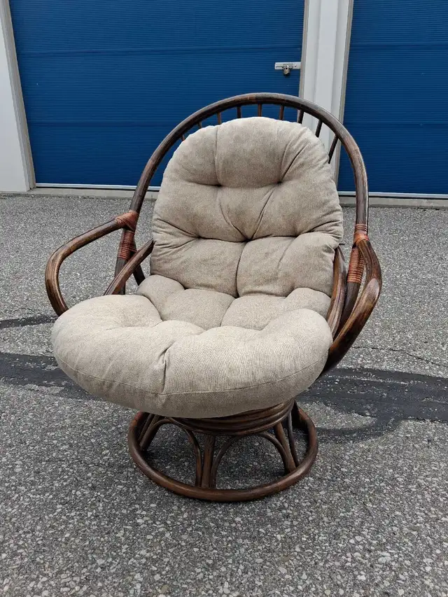 vintage modern chair $150