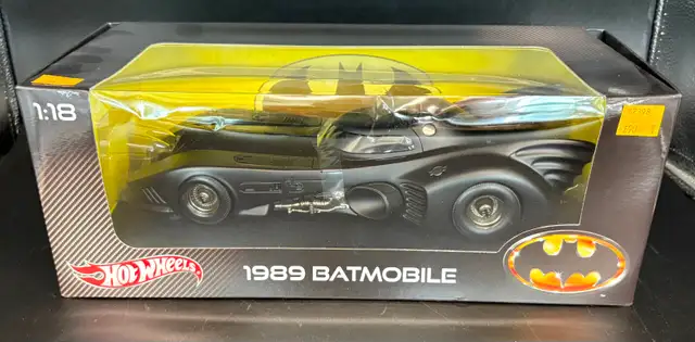 NEW 2012 Hot Wheels 1:18 1989 Batman Batmobile Model Toy