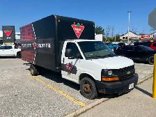 2012 Chevrolet 3500 cube van - Photo 3