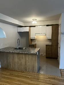 LOGEMENT 4 ½ AVEC GRAND BALCON   STATIONNEMENT À LOUER - Photo 6