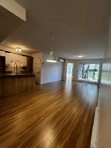 LOGEMENT 4 ½ AVEC GRAND BALCON   STATIONNEMENT À LOUER - Photo 7