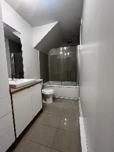 LOGEMENT 4 ½ AVEC GRAND BALCON   STATIONNEMENT À LOUER - Photo 9
