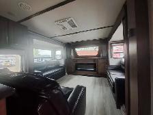 2021 Solitude 380FL - Photo 3