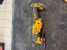DEWALT 20V MAX ATOMIC Brushless Oscillating Multi-Tool - Photo 2