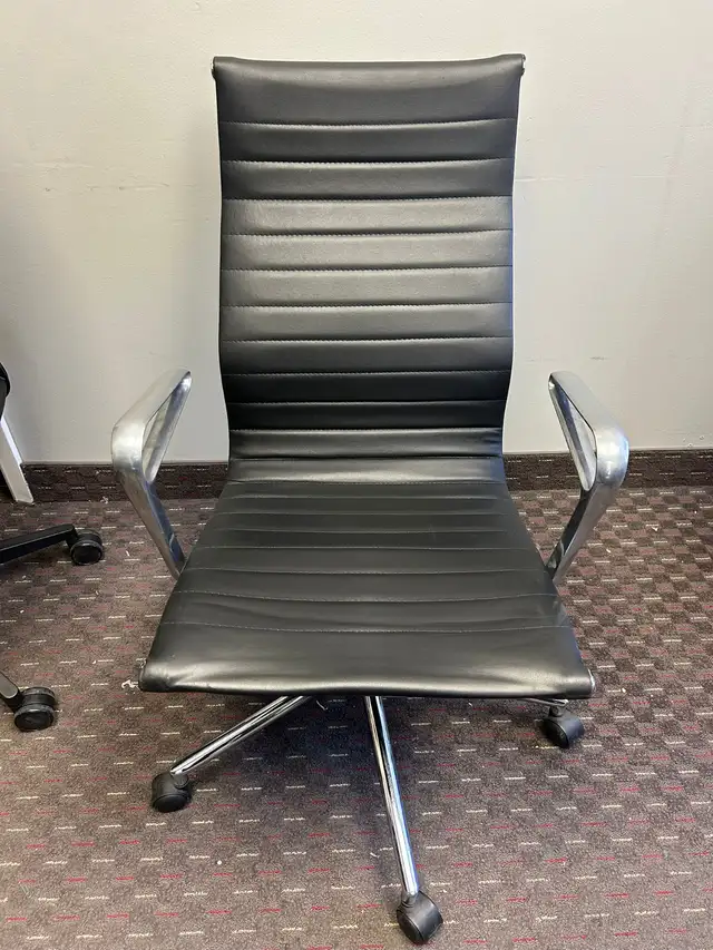 Best Quality Used Office Chair for Sale - Call Us Now!