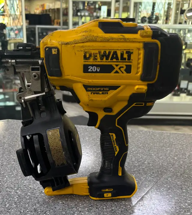 DeWalt Brushless Roofing Gun
