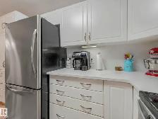 Renovated Pet-Friendly 3 Bed Condo   Parking - Photo 8