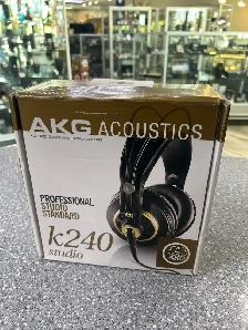 AKG Acoustics K240 Studio Headphones Boxed - Photo 2