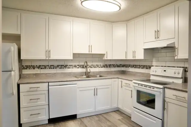 Spacious 2 Bedroom Suite Available for Rent Immediately!