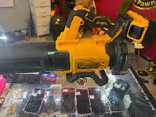 DEWALT 20V MAX XR Cordless Brushless Handheld Leaf Blower - Photo 2