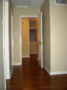 Detached house with 4 bedrm 4 baths 4 parking in Oakville - Photo 8