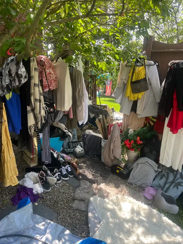 MOVING SALE BARRIE!