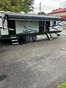 2022 Alpha Wolff Cherokee by Forest River model 26DBH -L - Photo 2