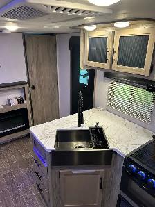 2022 Alpha Wolff Cherokee by Forest River model 26DBH -L - Photo 8