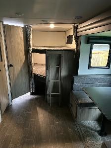 2022 Alpha Wolff Cherokee by Forest River model 26DBH -L - Photo 10