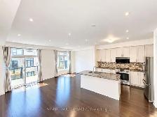 BEAUTIFUL NEW 3 BED 4 BATH TOWNHOME AVAILABLE IN RICHMOND HILL! - Photo 3