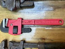 Set of 4 Pipe Wrenches ! - Photo 4
