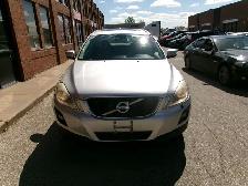 2010 Volvo XC60 CERTIFIED | SUNROOF | LEATHER - Photo 2