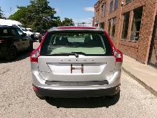 2010 Volvo XC60 CERTIFIED | SUNROOF | LEATHER - Photo 5