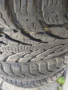 225-60R18x4 pneus hiver Nokian Nordman . Comme neufs - Photo 3