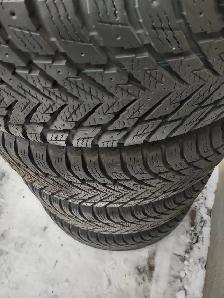 4 pneus hiver Nokian Hakkapeliitta10 255-60R18 comme neufs