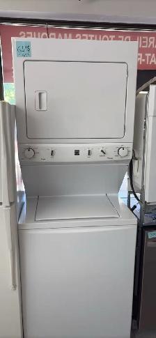 SET LAVEUSE SÉCHEUSE KENMORE SUPERPOSÉ À JUSTE 599$