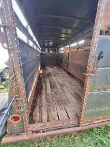 18' stock trailer - Photo 3