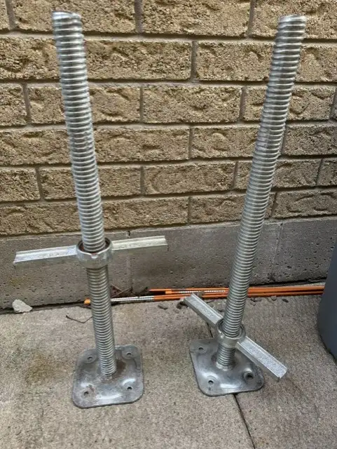 Scaffolding legs
