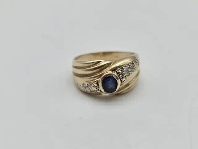 (B4796) Ring 4.00 grams Gold 14K Sz 6.5