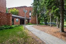 Immaculate 832sqft 2bdrm condo w/ scenic park views & more!