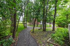 Immaculate 832sqft 2bdrm condo w/ scenic park views & more! - Photo 10