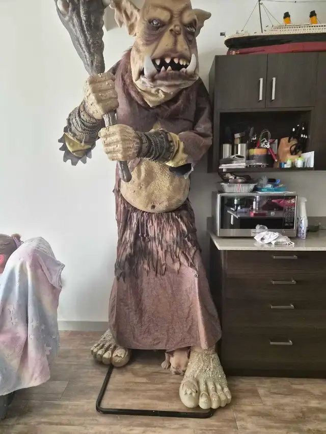 tumble the troll