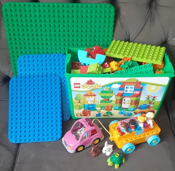 DUPLO LOT (Family   Animals) -- Super Fun !