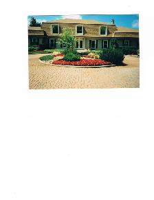 Lawn Maintenance/Landscape Labourer - Photo 4