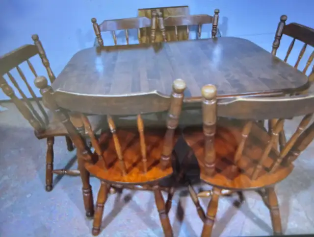 dinning table with 6 chairs