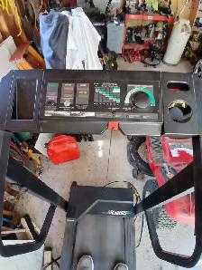 Treadmill - Photo 5