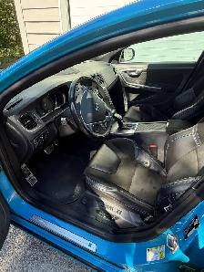 2015 Volvo V60 Polestar – Rare Collectible Performance Wagon - Photo 2