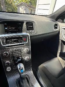 2015 Volvo V60 Polestar – Rare Collectible Performance Wagon - Photo 7