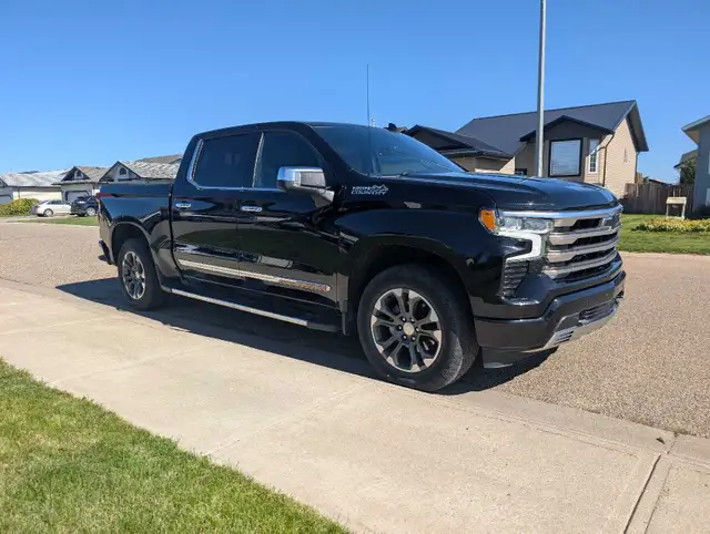 2022 Chevrolet Silverado 1500 High Country 4WD – 72,000 km – Exc