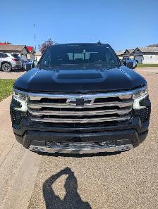 2022 Chevrolet Silverado 1500 High Country 4WD – 72,000 km – Exc - Photo 3