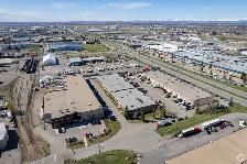PRICE DROP! COMMERCIAL WAREHOUSE IN A PRIME LOCATION! - Photo 3