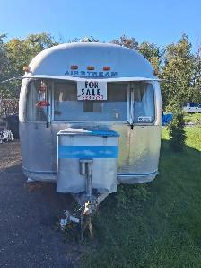 Ambassador Landyacht Airstream