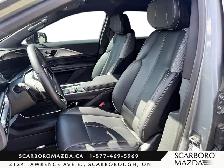 2024 Cadillac LYRIQ Tech EV| TECH PKG| 1 OWNER - Photo 12