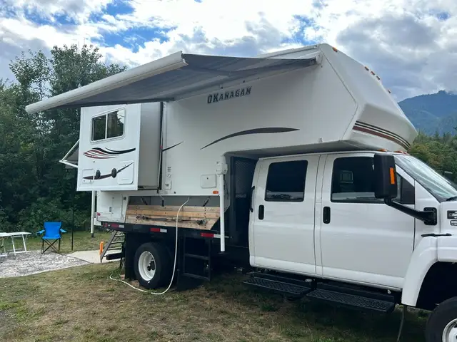 Okanagan ULT 11'6 Truck Camper with 2 slides